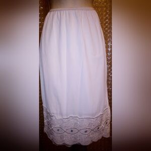 Beautiful Vintage Aristocratt Half Slip Size S